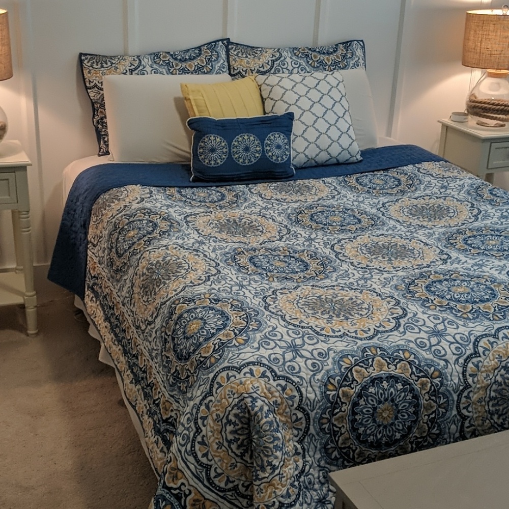Blue and yellow queen quilt comforter